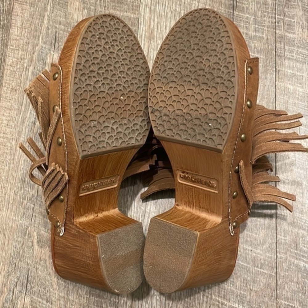 UnionBay Brown vegan leather suede fringed platform heels size 8 - Picture 8 of 10